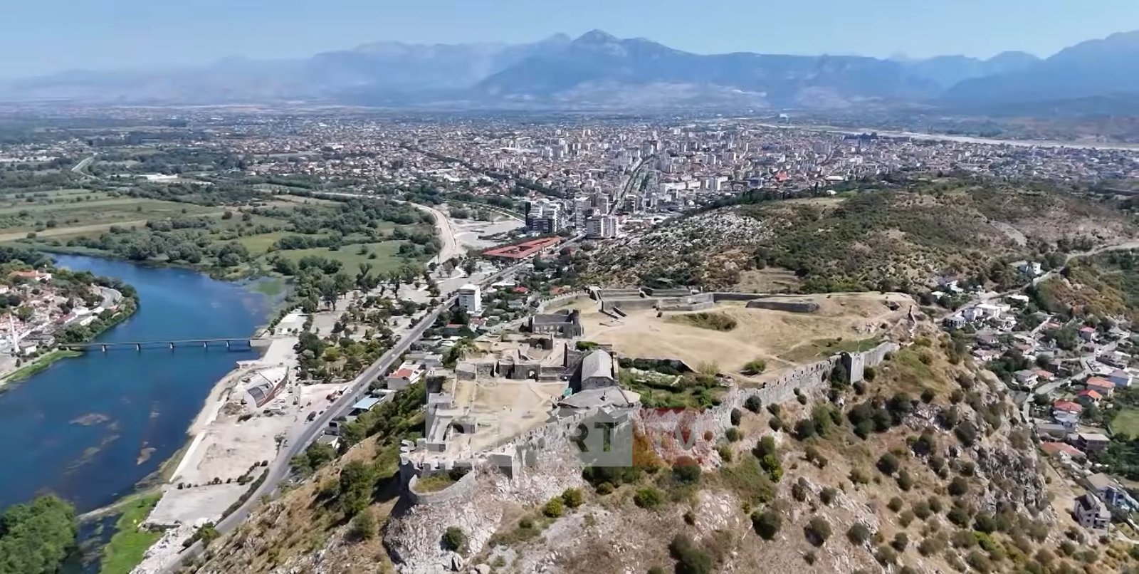 Shkoder, Albania: Dalle vette alpine alle coste tranquille
