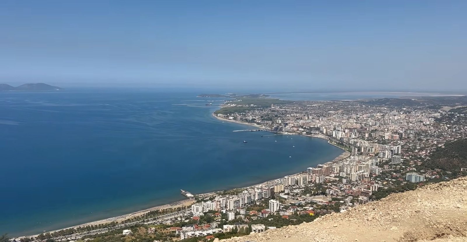 Vlore, Albania: Dove due mari si incontrano